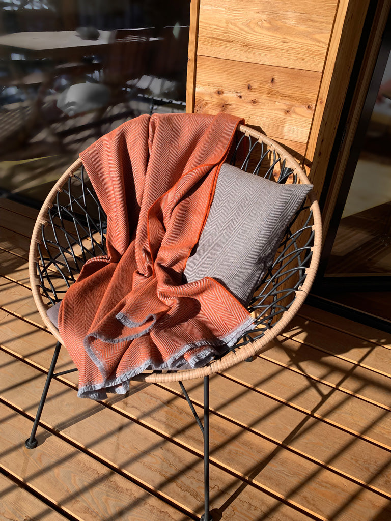 Colorado Plaid von Eagle Products aus 100 % Merino-Schurwolle mit Fischgratmuster und Fransen, Made in Germany