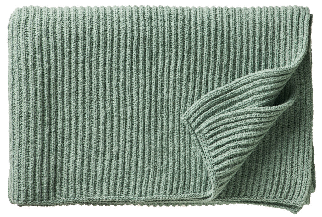 Kinder-Wolldecke Pippa aus 80 % Merinowolle in der Farbe Salbei