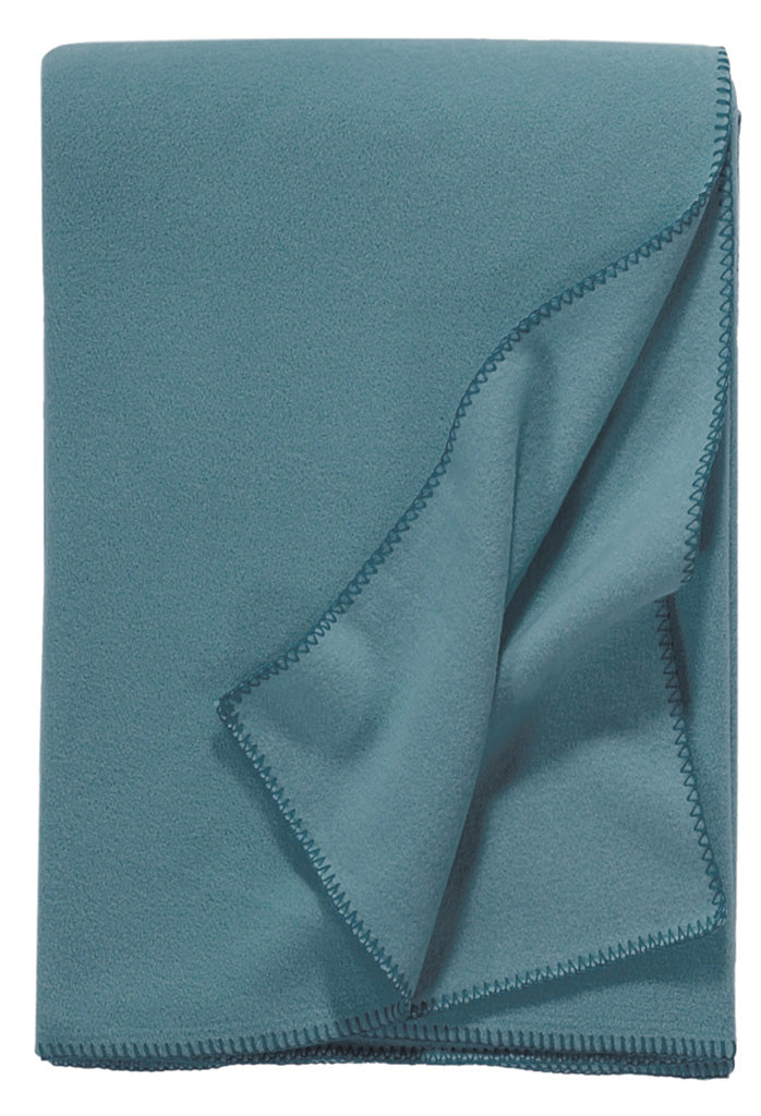 Kinder Fleecedecke Tony Small in der Farbe Petrol