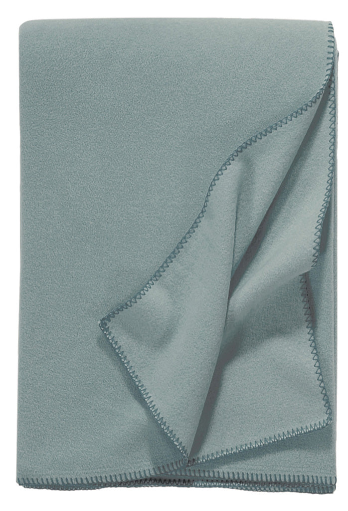 Kinder Fleecedecke Tony Small in der Farbe Salbei