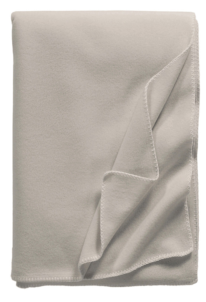 Kinder Fleecedecke Tony Small in der Farbe Greige