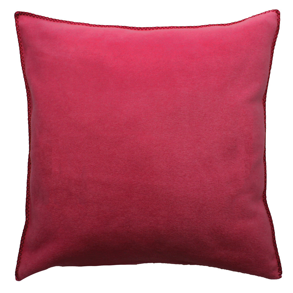 Fleece Kissen Tony L quadratisch von Eagle Plaids in der Farbe Merlot