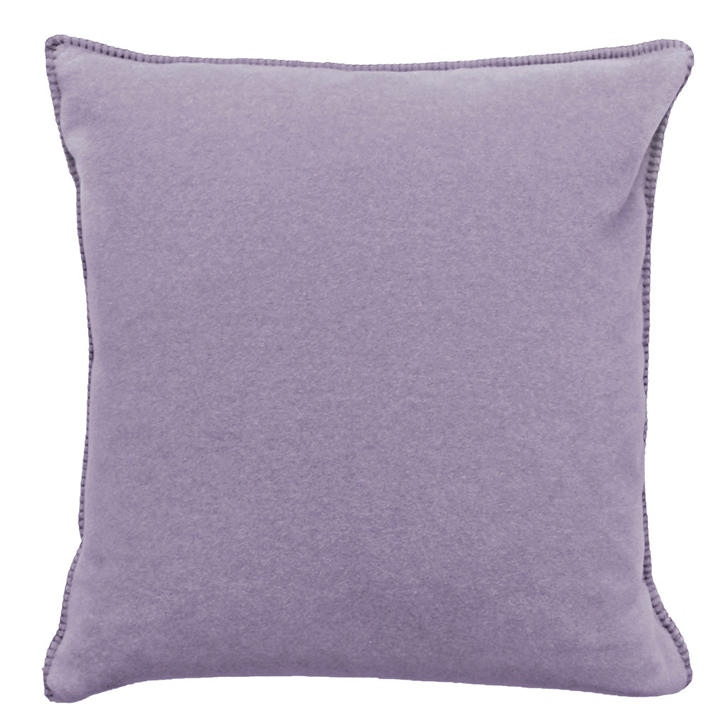 Fleece Kissen Tony L quadratisch von Eagle Plaids in der Farbe Mauve