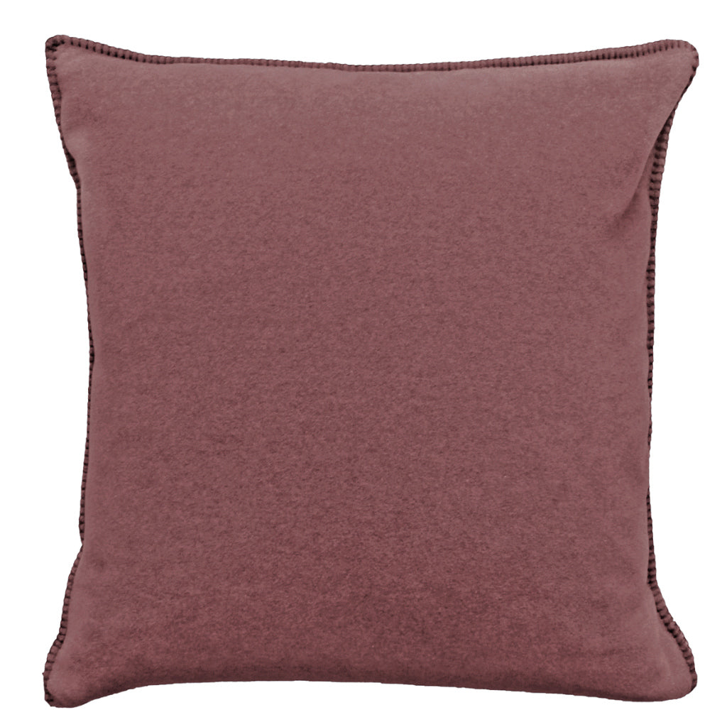 Fleece Kissen Tony L quadratisch von Eagle Plaids in der Farbe Brick