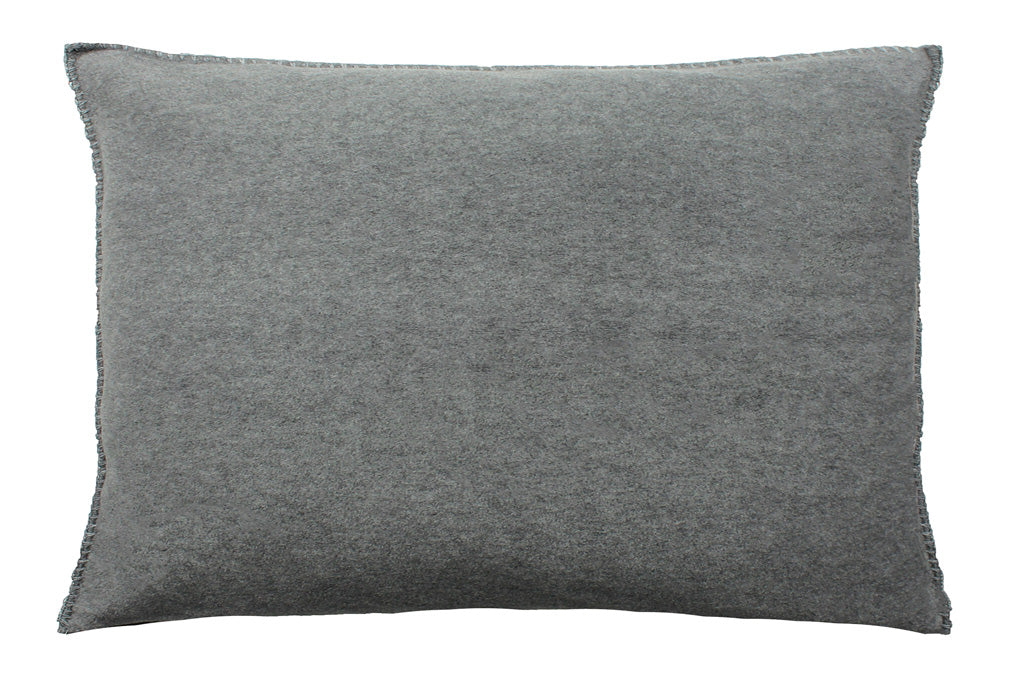 Fleece Kissen Tony rechteckig von Eagle Plaids in der Farbe Flanell