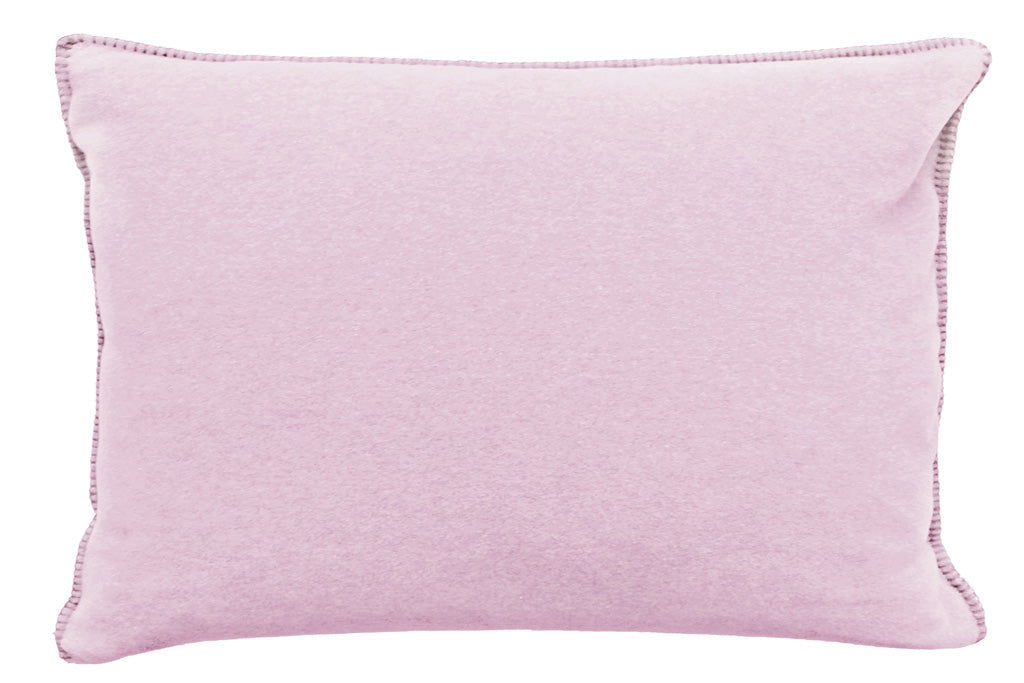 Fleece Kissen Tony rechteckig von Eagle Plaids in der Farbe Flieder