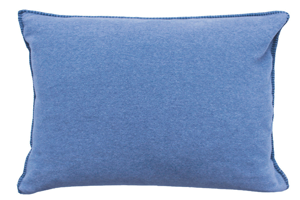 Fleece Kissen Tony rechteckig von Eagle Plaids in der Farbe Jeans