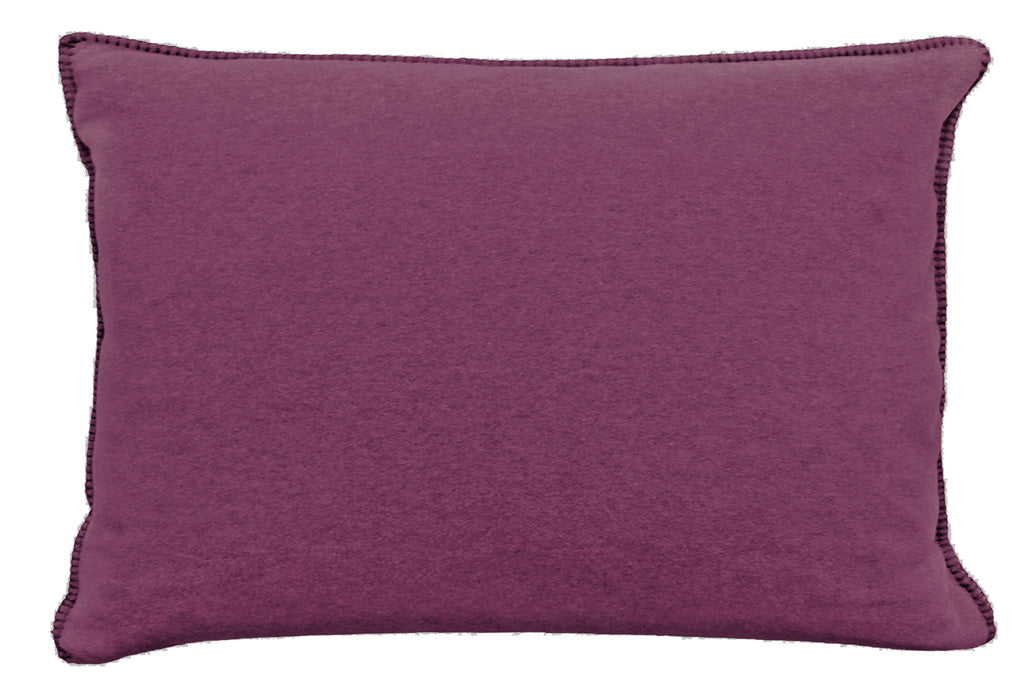 Fleece Kissen Tony rechteckig von Eagle Plaids in der Farbe Blueberry