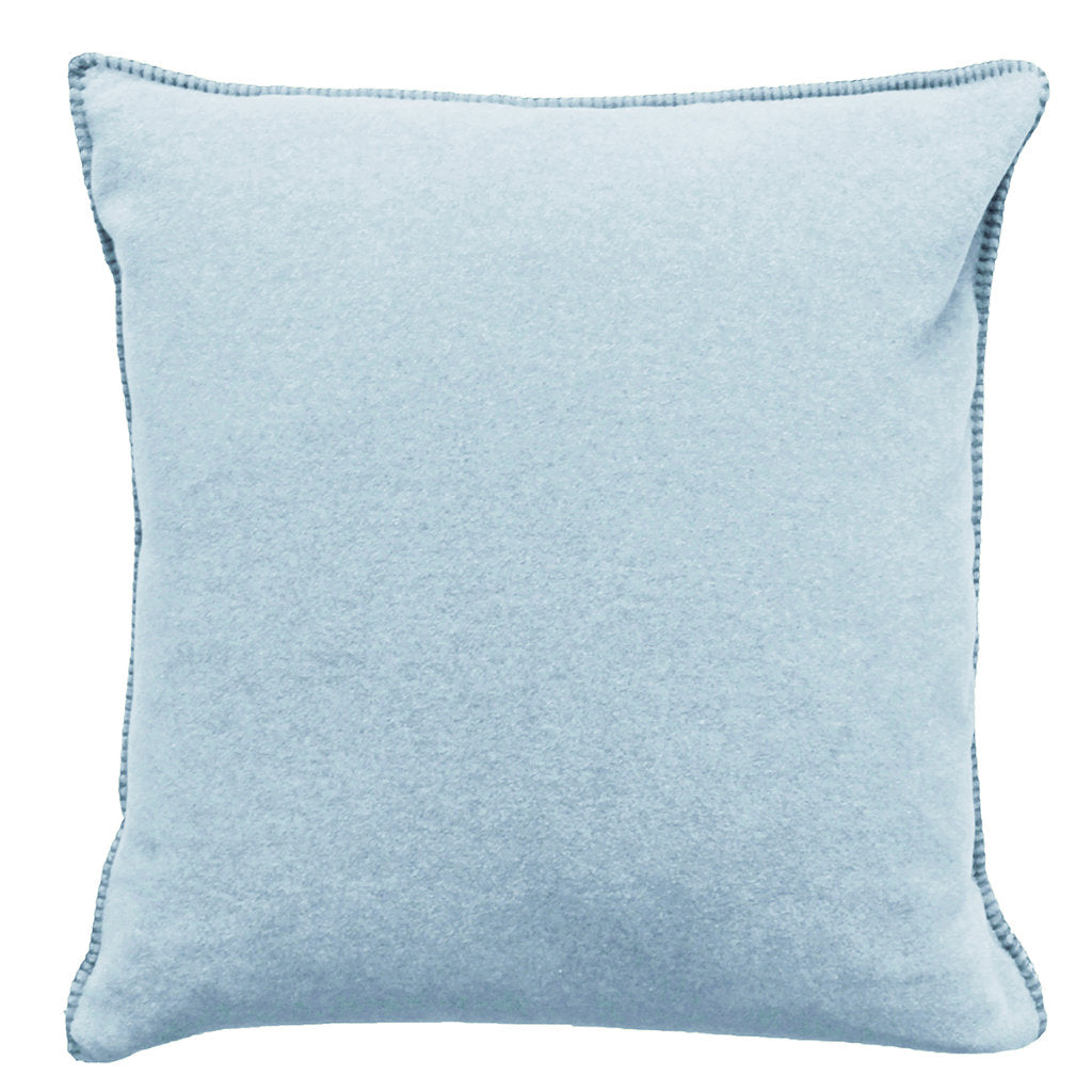 Fleece Kissen Tony quadratisch S von Eagle Plaids in der Farbe Hellblau