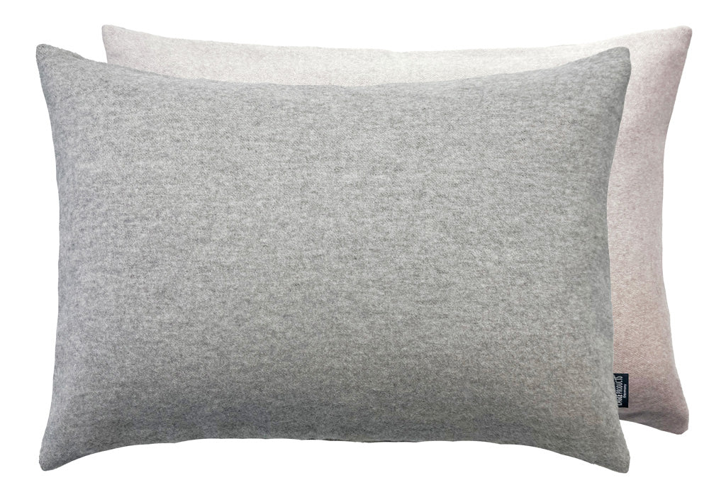 Eagle Products rechteckiger Wende-Kissenbezug Alassio aus Kaschmir und Merinowolle mit Doubleface-Design in den zwei Farben Hellgrau und Ecru