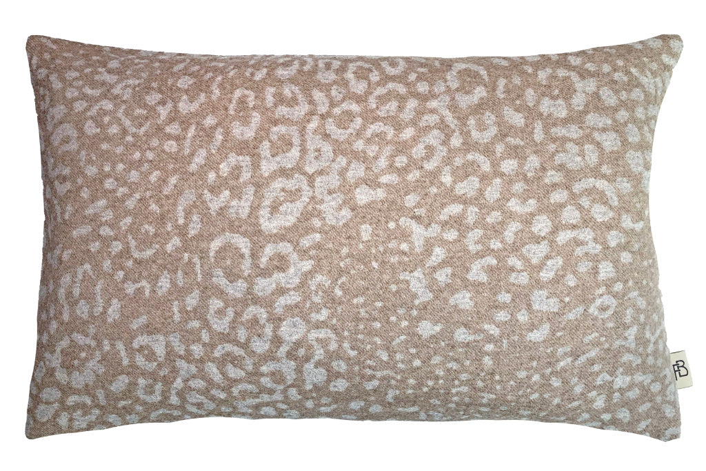 Kissenbezug mit Leoprint aus Kaschmir und Merinowolle – Eagle Products Sahara Plaid Grösse M in den Farben Braun und Hellgrau