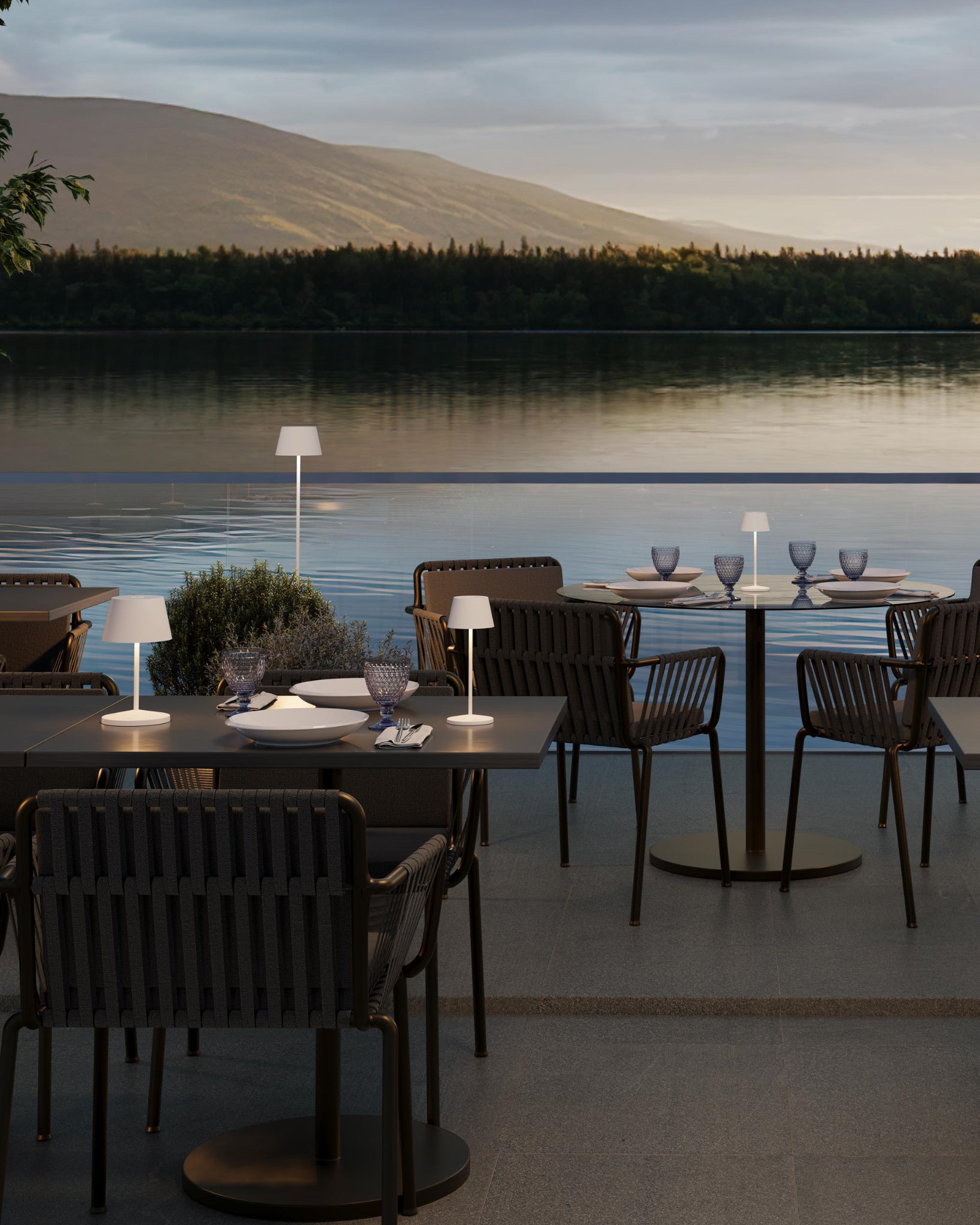 Outdoor Leuchten Seoul mit Akku von Villeroy & Boch in Weiß als Stehleuchte, Tischleuchte Seoul Micro und Tischleuchte Seoul 2.0