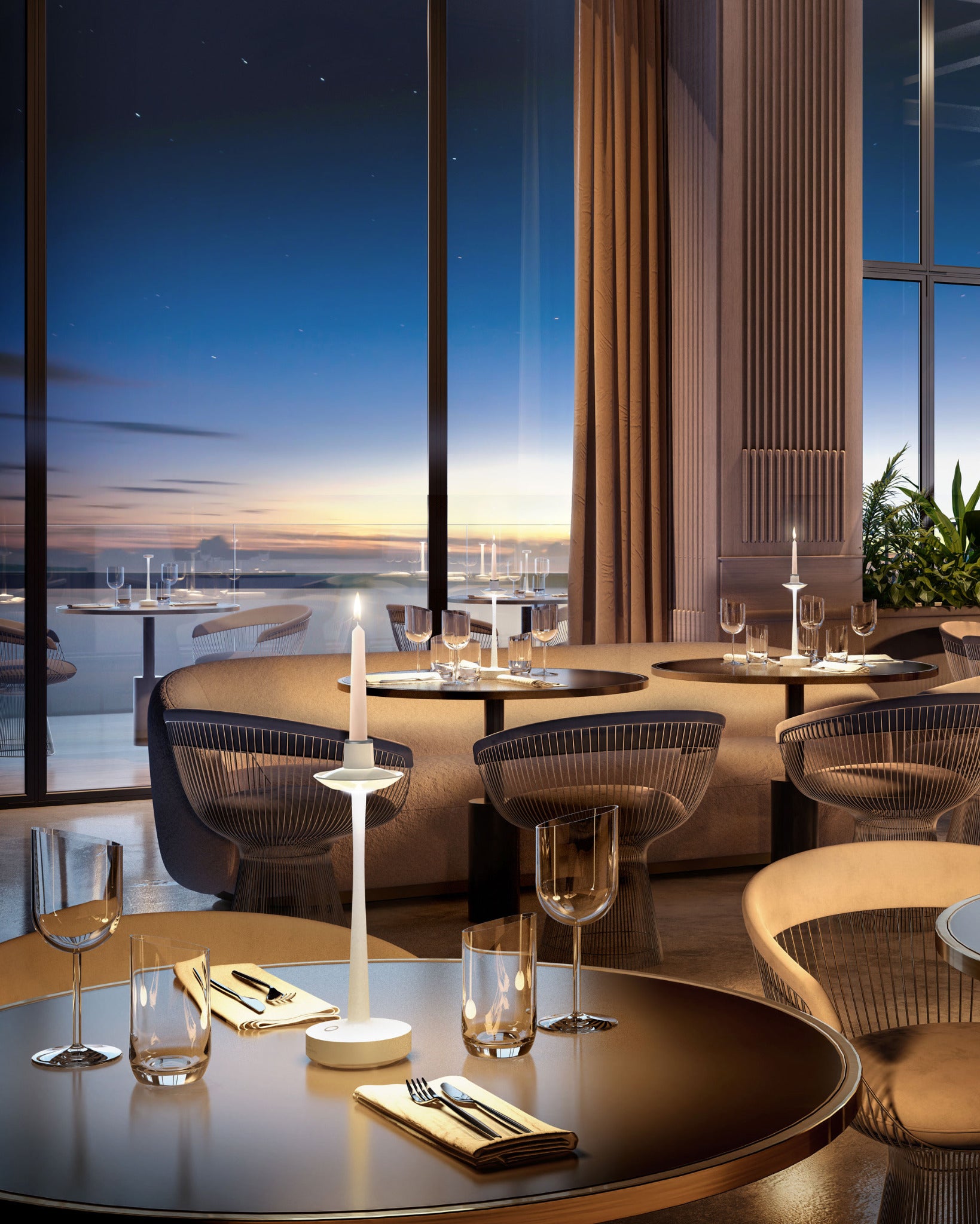 LED Akku Tischleuchte Aarhus von Villeroy & Boch mit abnehmbarem Kerzenhalter in der Farbe Weiß