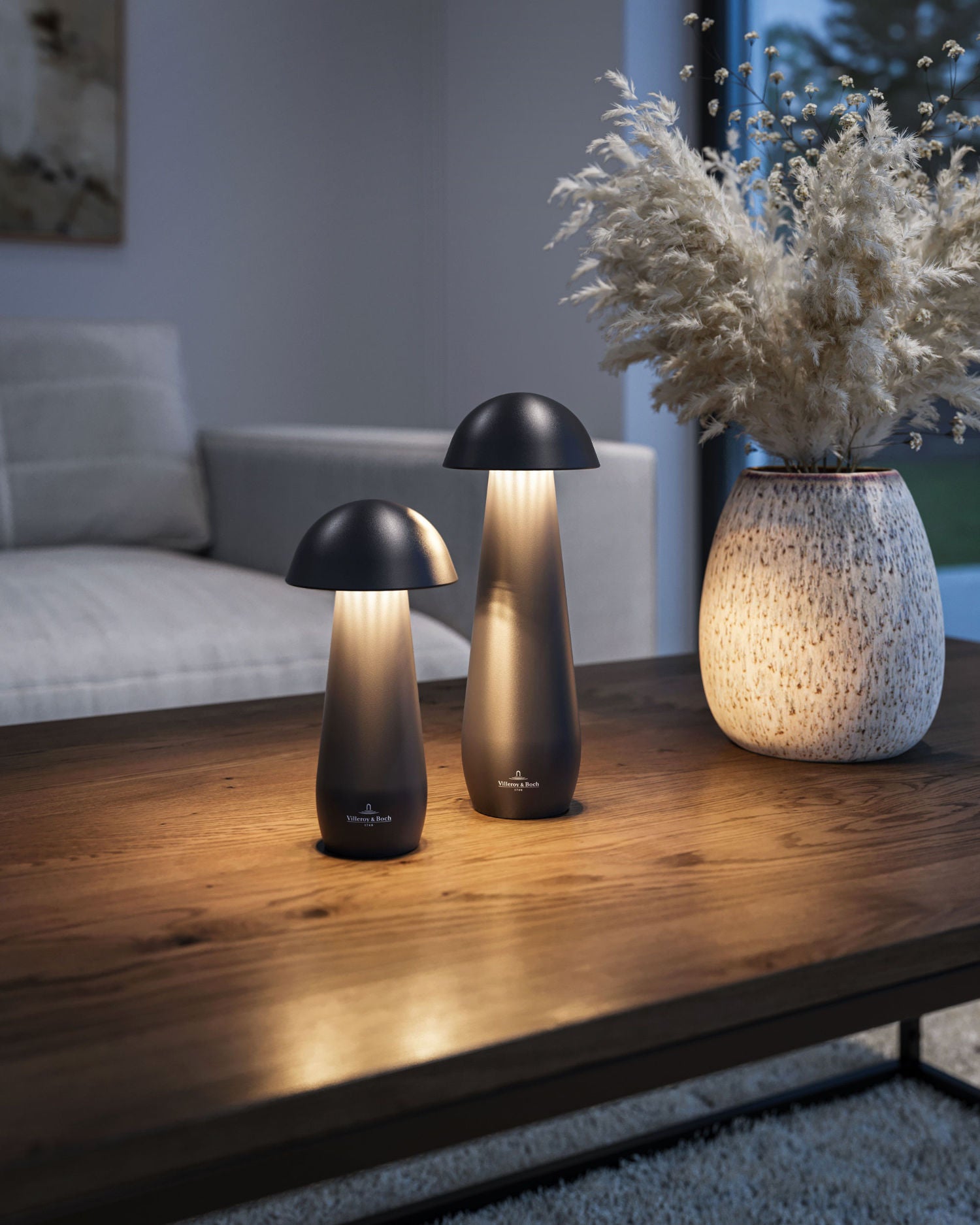 Akku Tischleuchte Modena von Villeroy & Boch in zwei Größen mit Dimmfunktion und einstellbarer Lichtfarbe