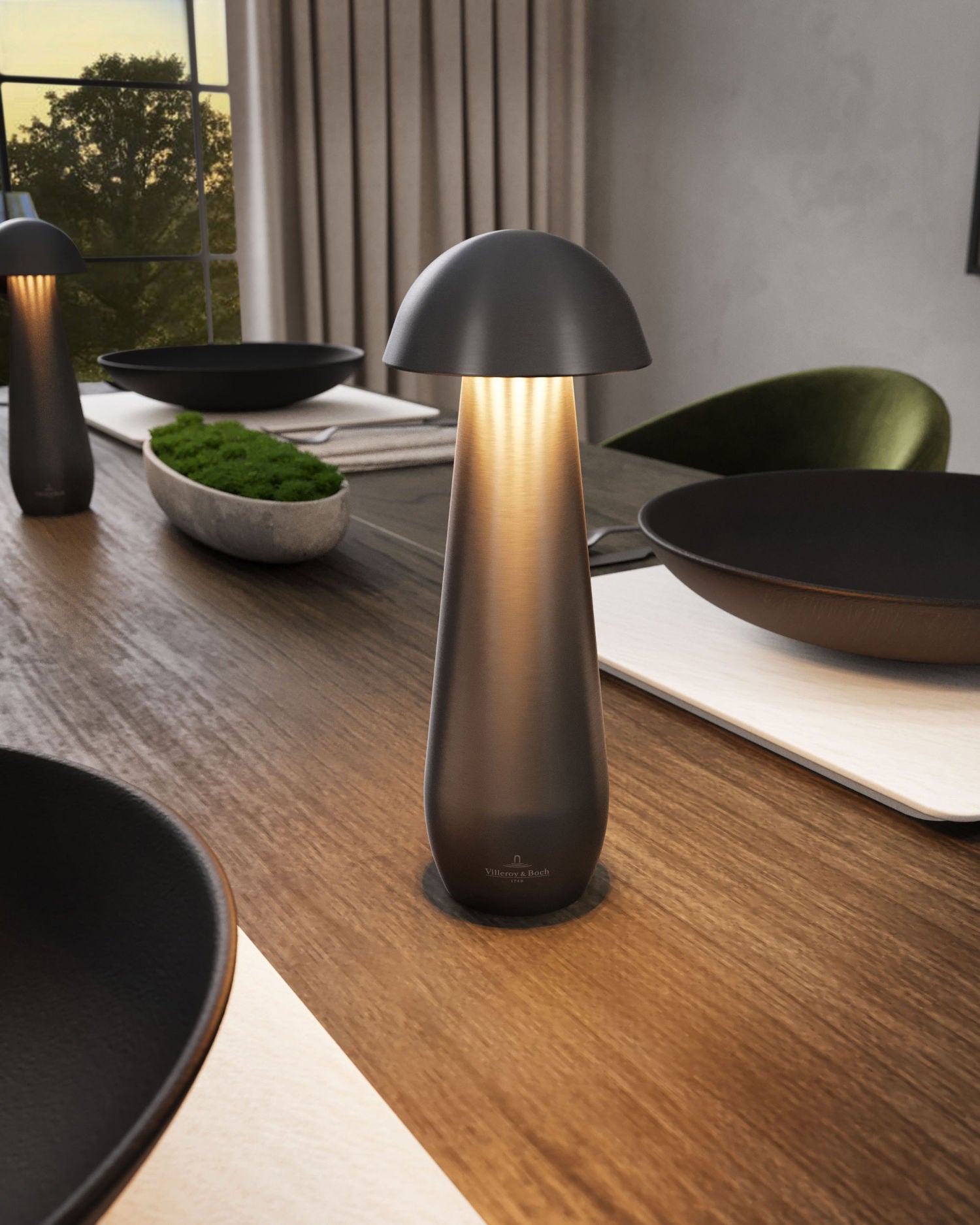 Akku Tischleuchte Modena von Villeroy & Boch mit Dimmfunktion und einstellbarer Lichtfarbe, Größe M, Farbe Graphit gebürstet