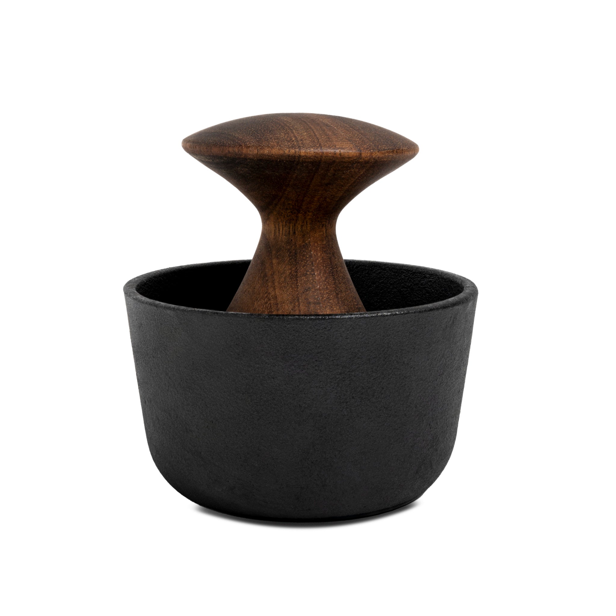 Kiruna Gewürzmörser von Crushgrind aus Gusseisen mit Akazienholz-Stößel