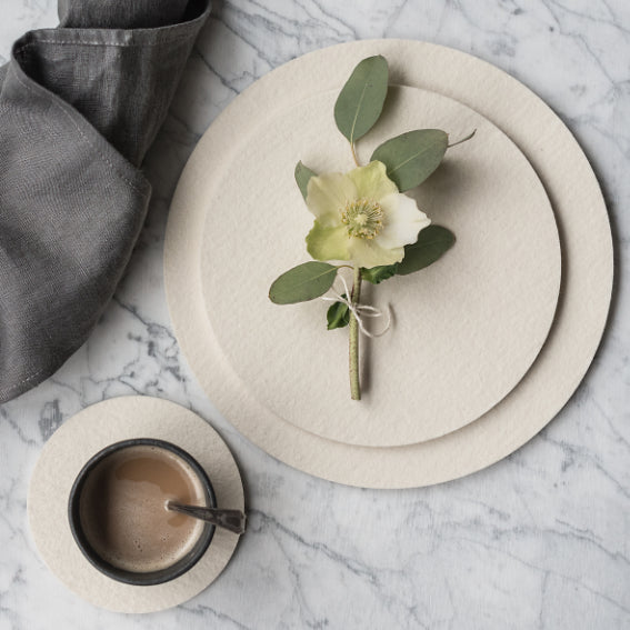 Runde Untersetzer aus Wollfilz von Hey-Sign in verschiedenen Größen, Farbe Wollweiß