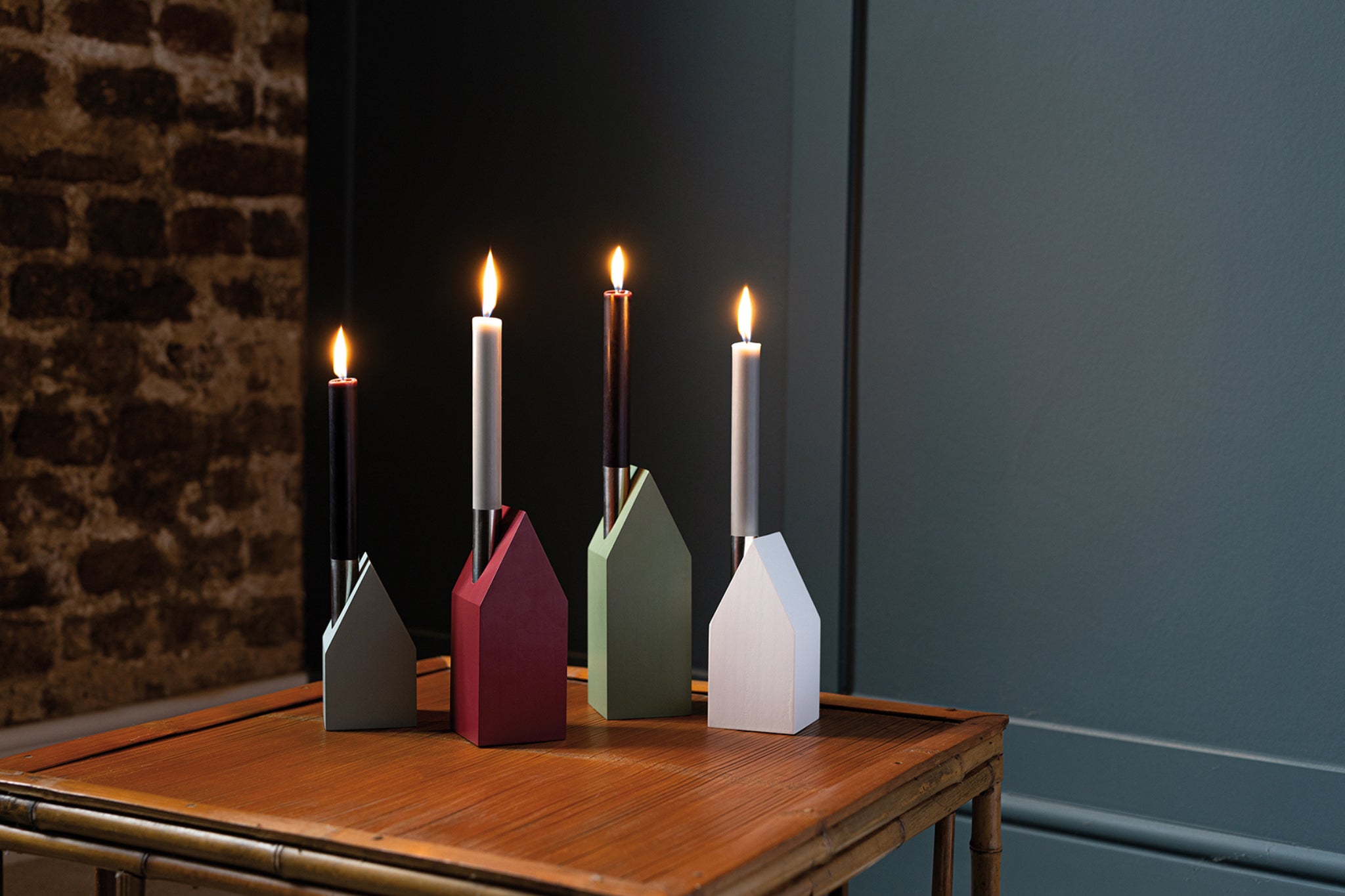 Remember Kerzenhäuser Set aus 4 Holzhäusern mit Kerzenhalter für die Adventszeit