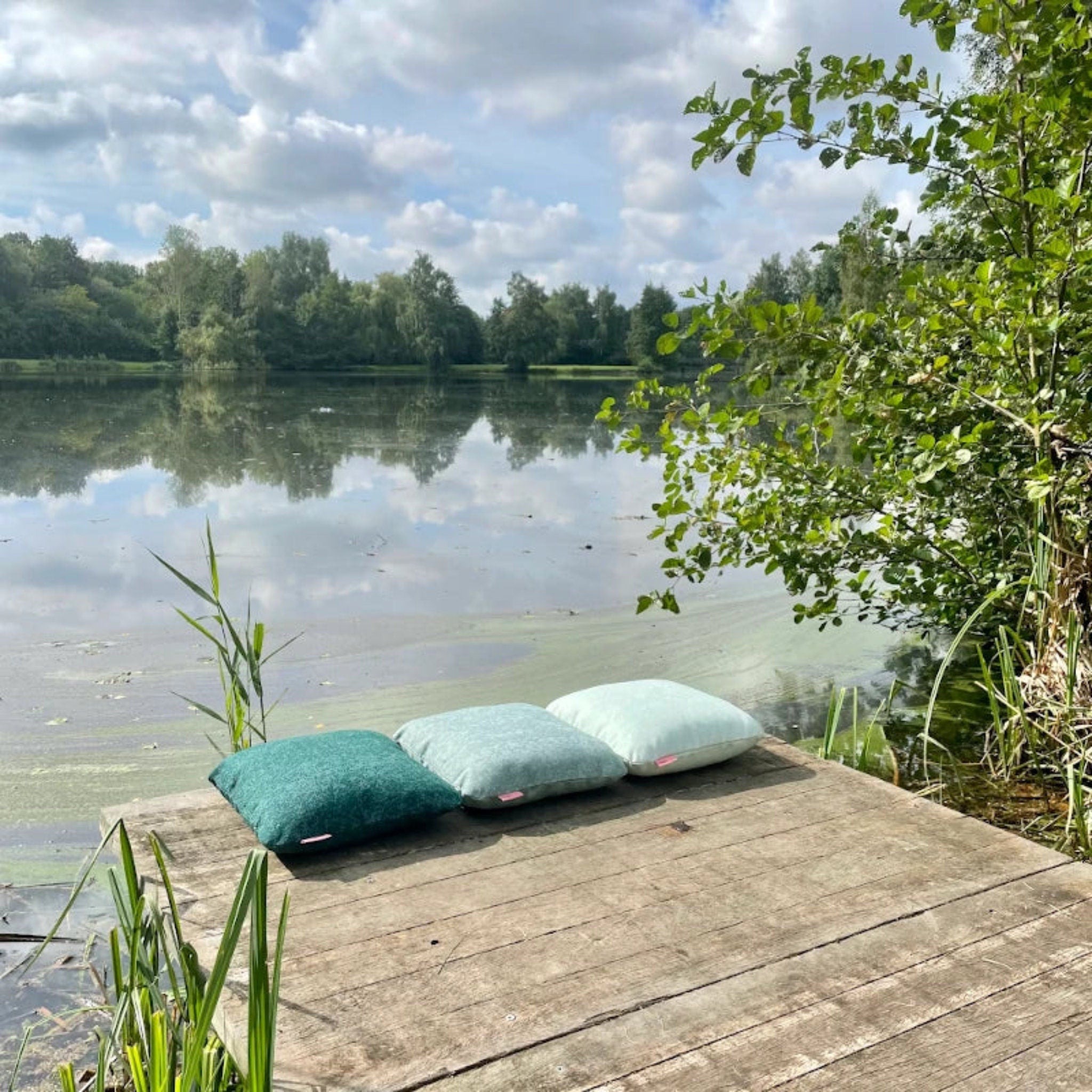 Quadratische Hum Outdoor Kissen Größe L in verschiedenen Farben