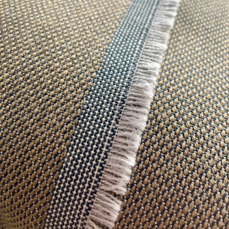 Kissen Bart von Hum mit Webkante, Farbe Quarzgrau