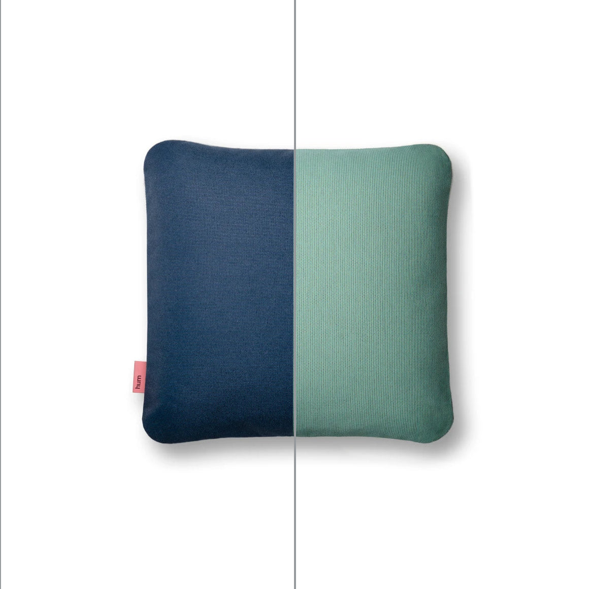 Zweifarbiges quadratisches Hum Outdoor Kissen Größe L in den Farben Marine und Türkis