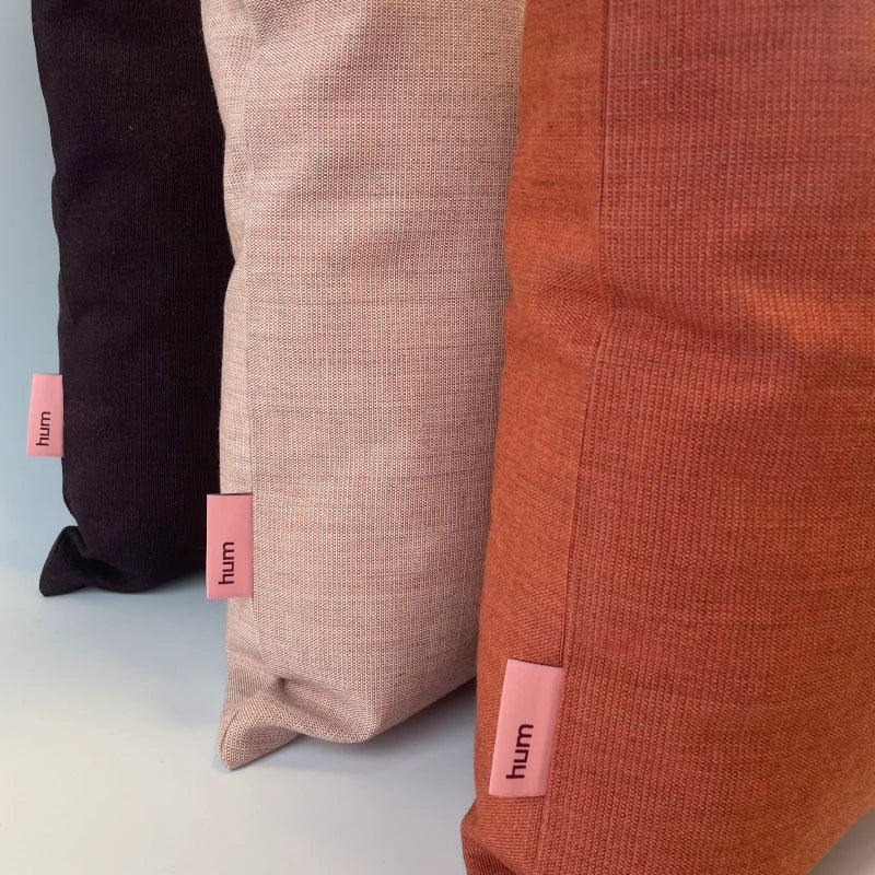 Premium Kissen Frans von Hum mit Webkante, Farben Himbeer, Rose und Aubergine