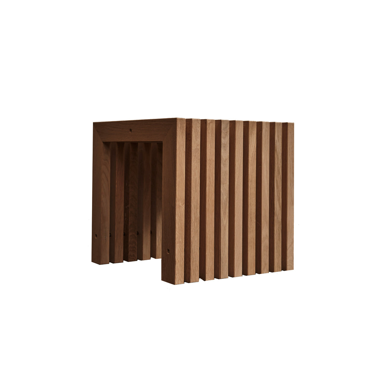 Hocker Piccolo aus Lamellenholz von Raumgetstalt, Eiche dunkel geölt