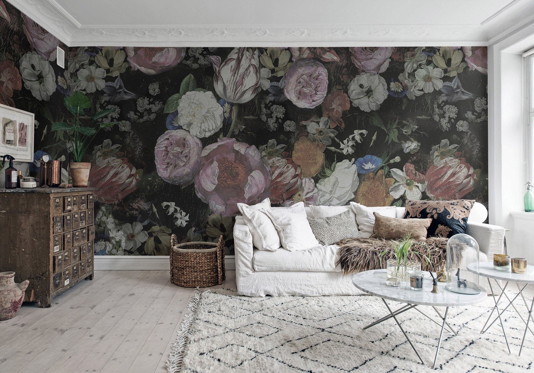 Rebel Walls Tapete Blooming im Wohnzimmer