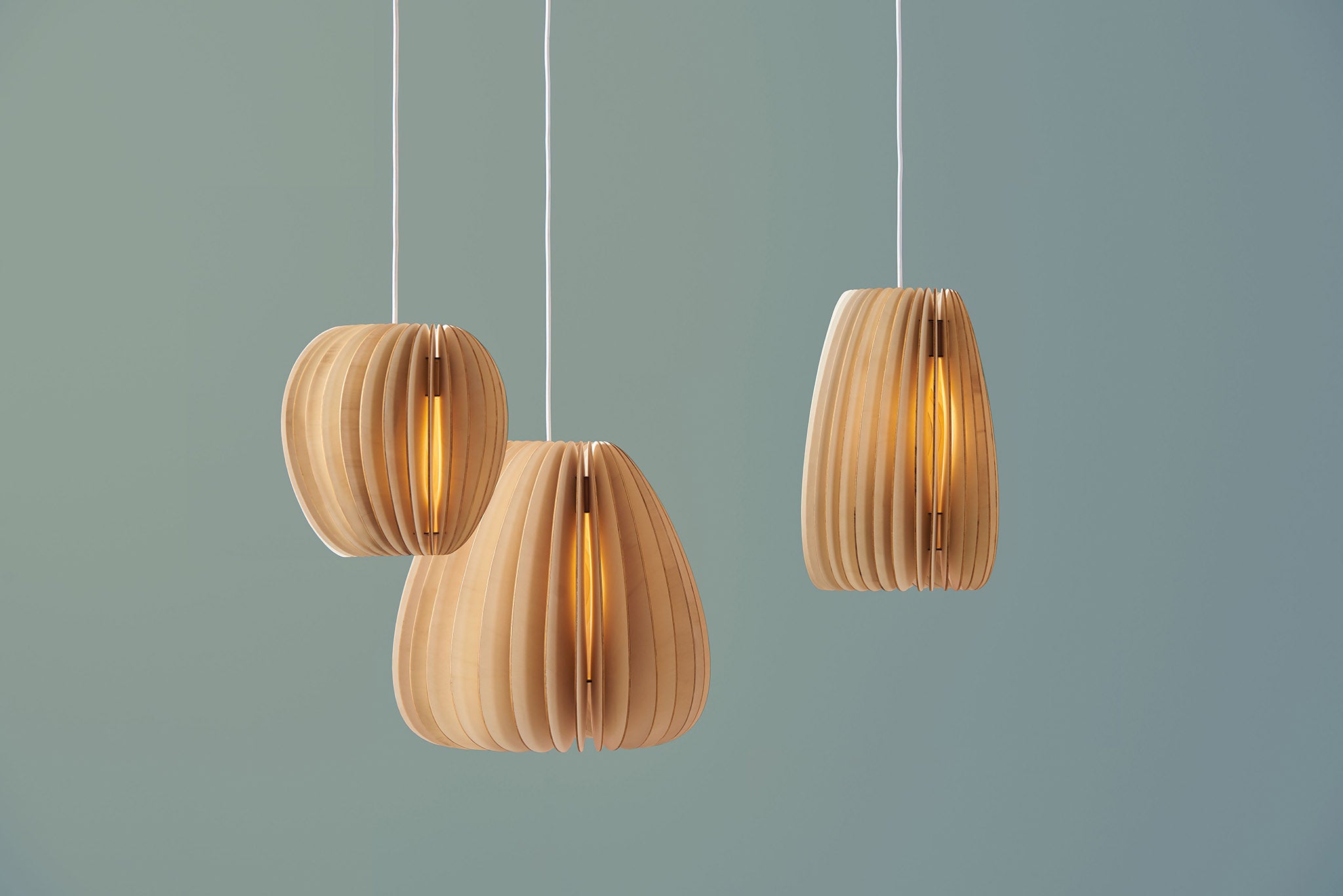 Leuchten Pirum, Volum und Secundum aus Holz von Schneid Studio