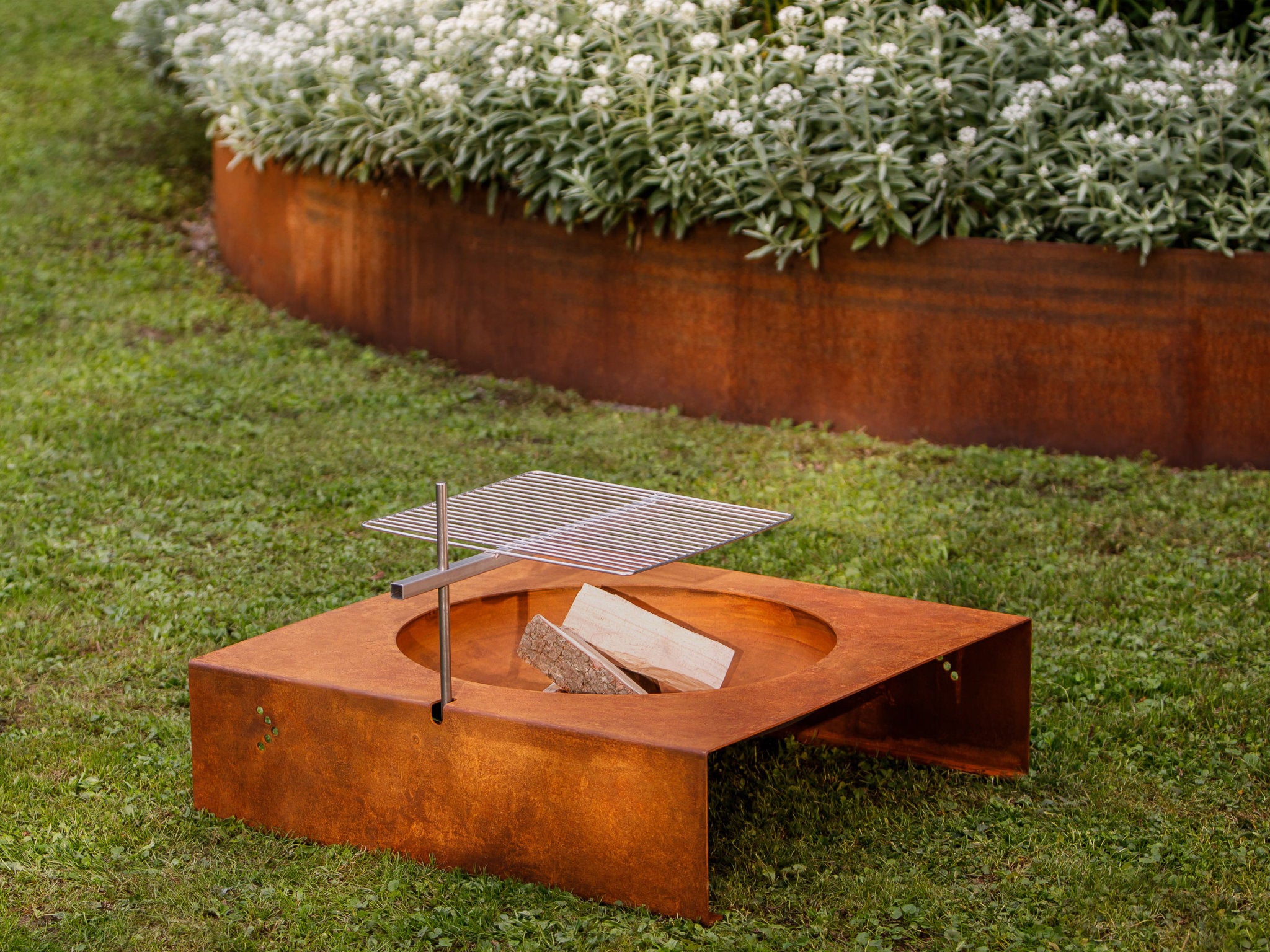 Keilbach Feuerstelle Light my fire mit Grillrost