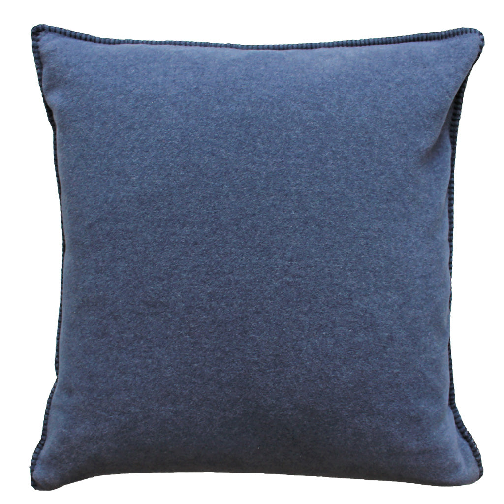 Fleece Kissen Tony quadratisch von Eagle Plaids in der Farbe Denim