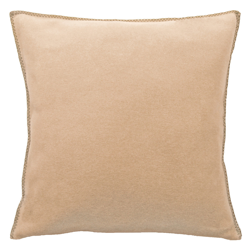 Fleece Kissen Tony quadratisch von Eagle Plaids in der Farbe Camel