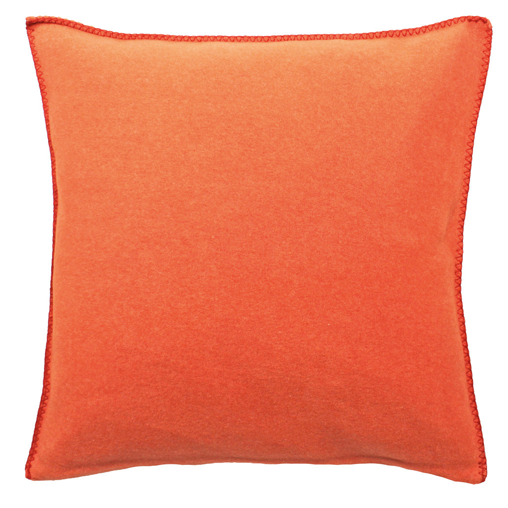 Fleece Kissen Tony quadratisch von Eagle Plaids in der Farbe Orange