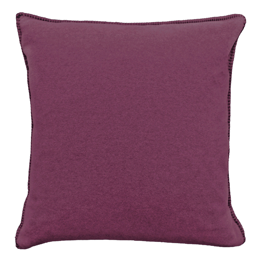 Fleece Kissen Tony quadratisch von Eagle Plaids in der Farbe Blueberry