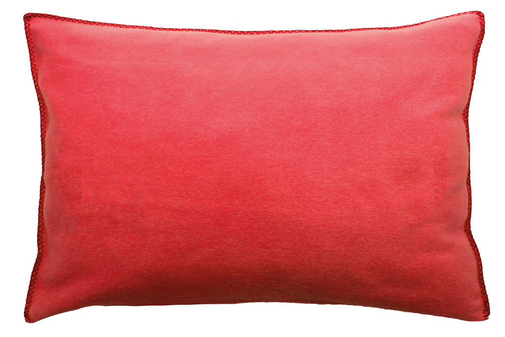 Fleece Kissen Tony rechteckig von Eagle Plaids in der Farbe Rot