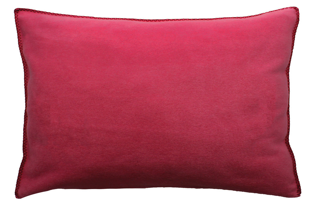 Fleece Kissen Tony rechteckig von Eagle Plaids in der Farbe Merlot