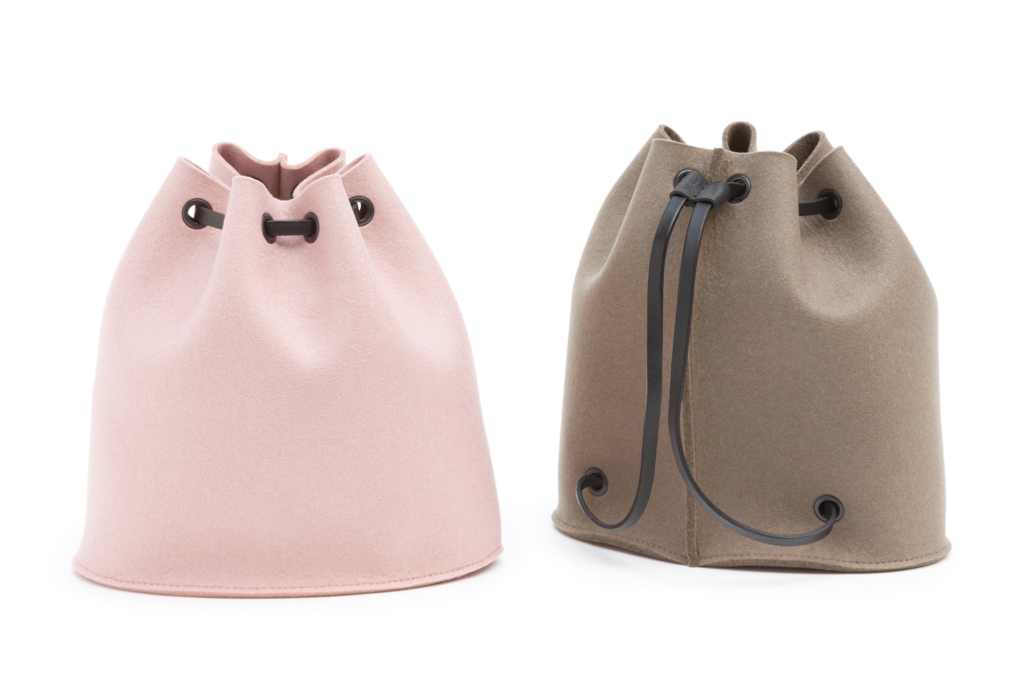 Rucksack Tilda aus Wollfilz von Hey-Sign mit schwarzeb Lederriemen, Farbe Powder und Taupe