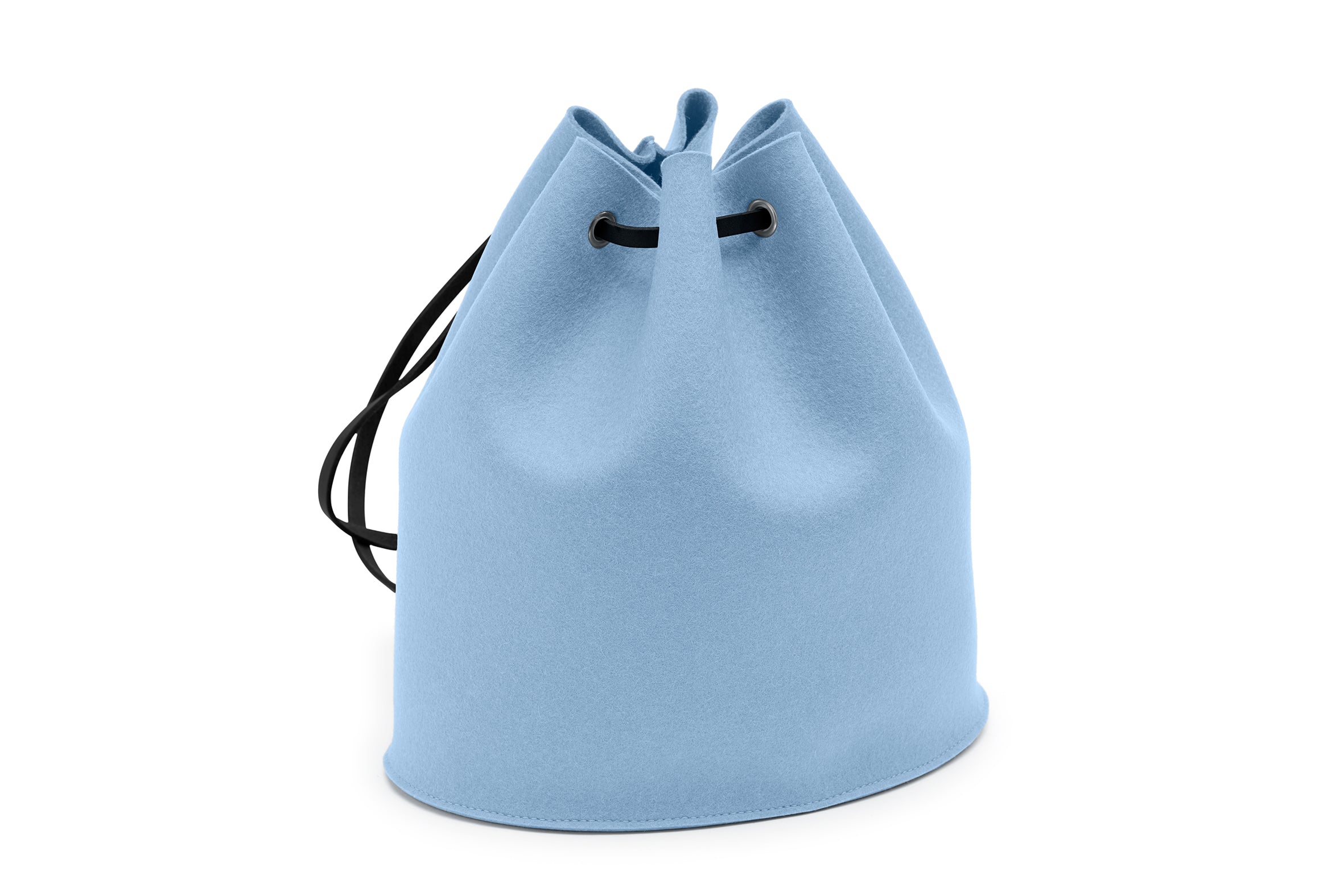 Rucksack Tilda aus Wollfilz von Hey-Sign in der Größe M mit schwarzen Lederriemen, Farbe Pastellblau