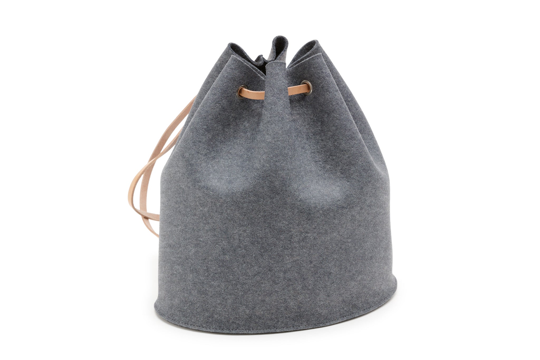 Rucksack Tilda aus Wollfilz von Hey-Sign in der Größe M mit naturfarbenen Lederriemen, Farbe Anthrazit