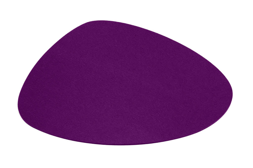 Hey-Sign Tischset Stone aus Wollfilz, organische Form, Farbe Pflaume