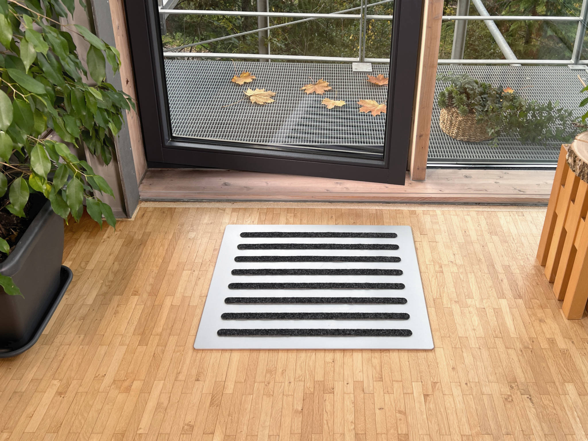 Design-Fußmatte Camino: Schuhabstreifer aus Aluminium und Filz von Keilbach