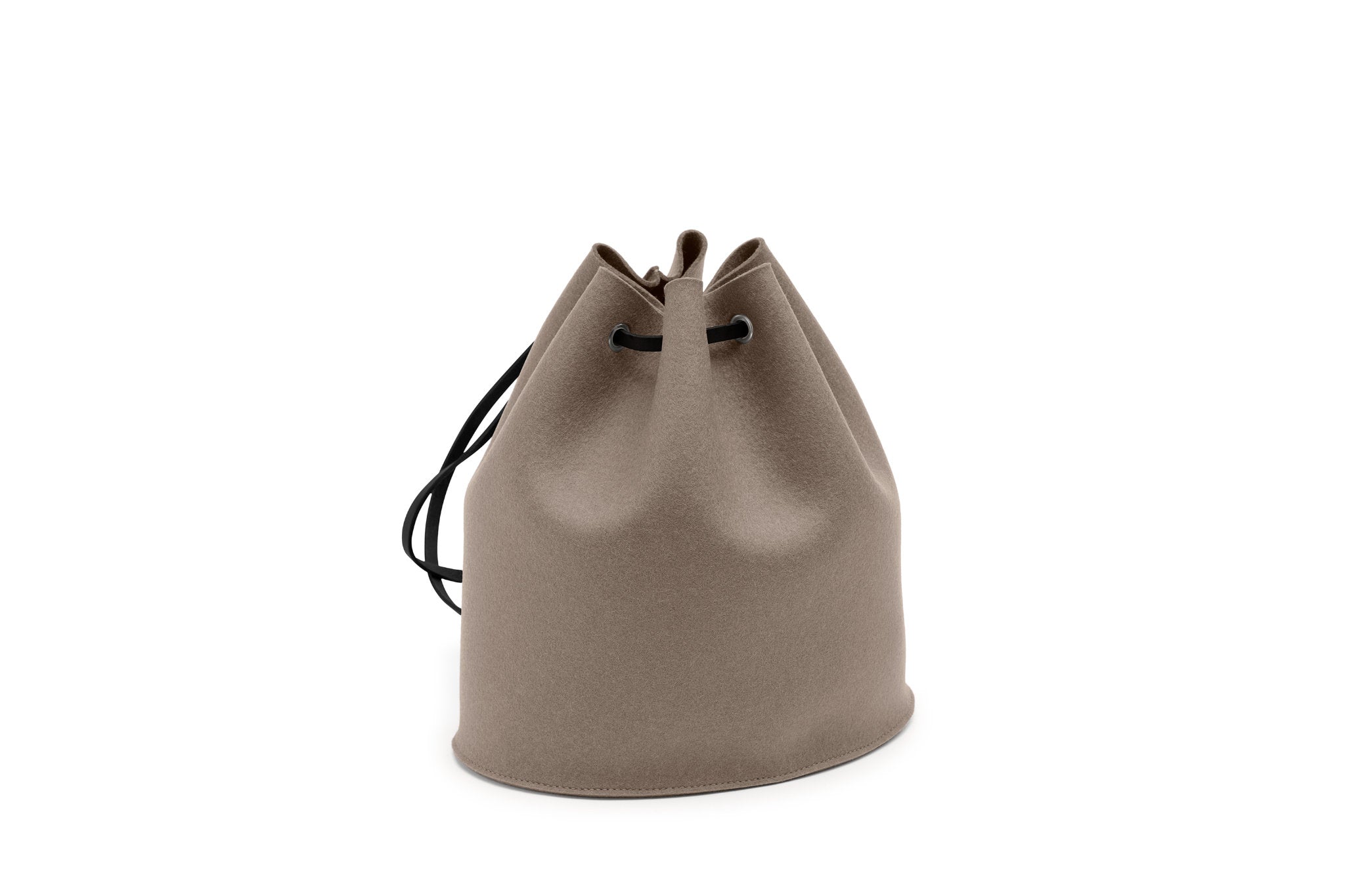 Rucksack Tilda aus Wollfilz von Hey-Sign in der Größe S mit schwarzen Lederriemen, Farbe Taupe