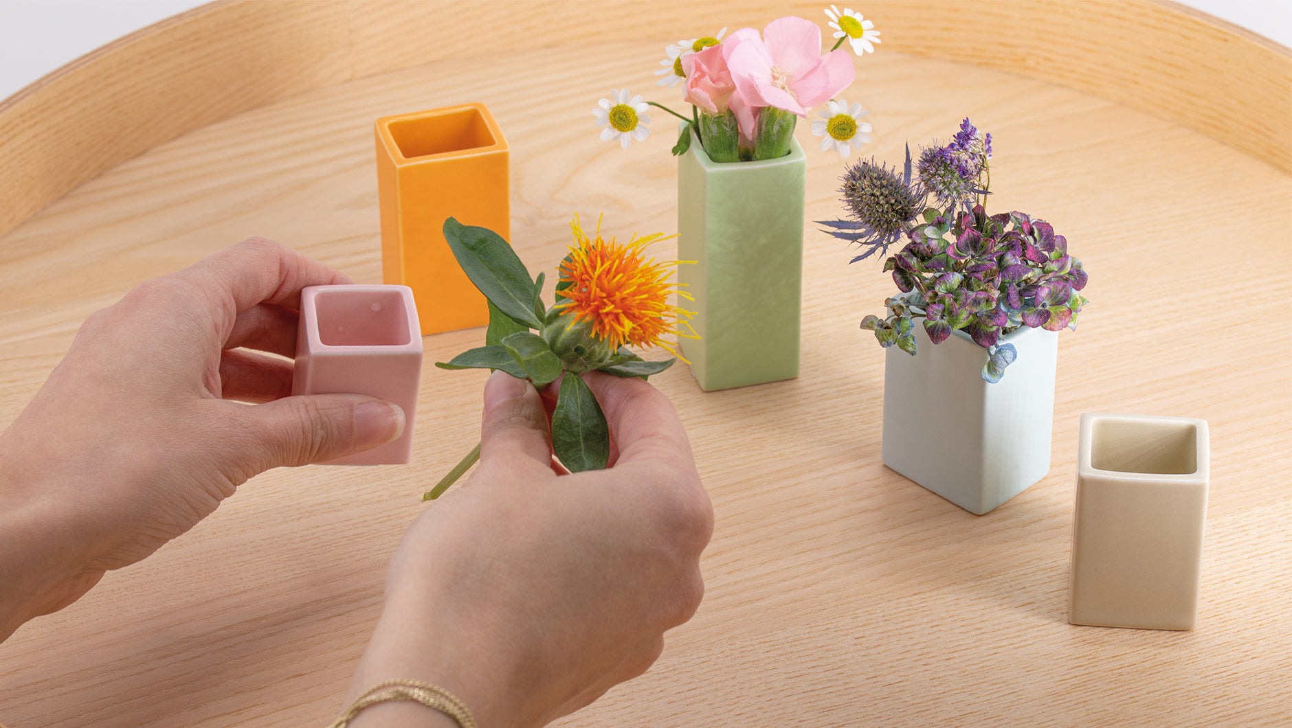 Mini-Vasen Set von Remember aus Porzellan